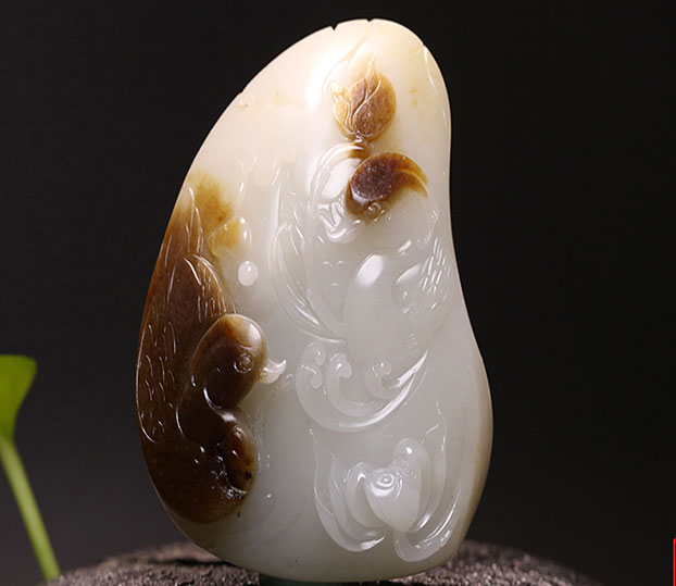苏工和田玉手镯正确把玩方式